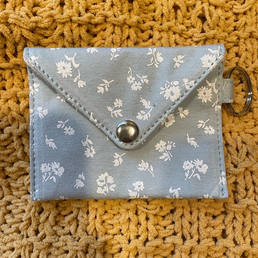 Brandy Melville Coin Pouch/Card Holder💙